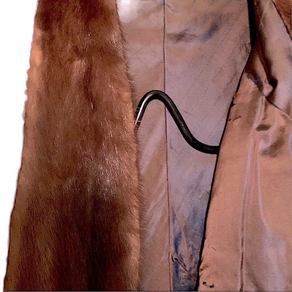Firm 🤑 Bloomingdale’s fur salon mink. Beautiful brown color - Picture 6 of 8